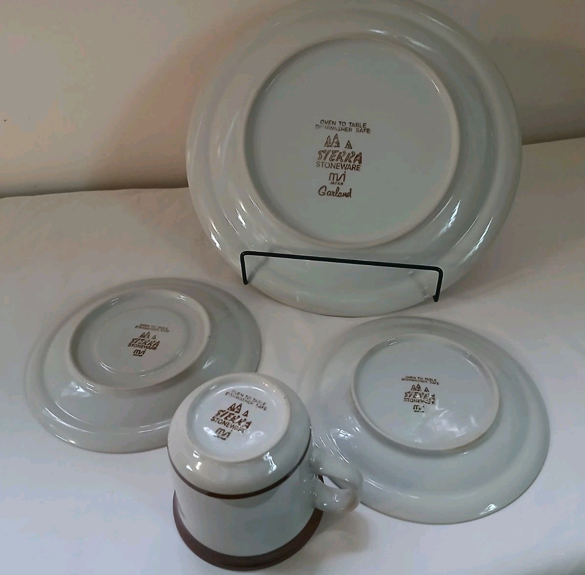 Vintage Sierra Stoneware "Garland"  4-Pc Dinner Set Oven To Table Dish Set 