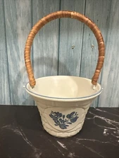 Pfaltzgraff YORKTOWNE shaped basket 4 1/2" vintage stoneware planter