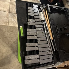 VINTAGE MUSSER 30 KEY STUDENT XYLOPHONE WITH CASE