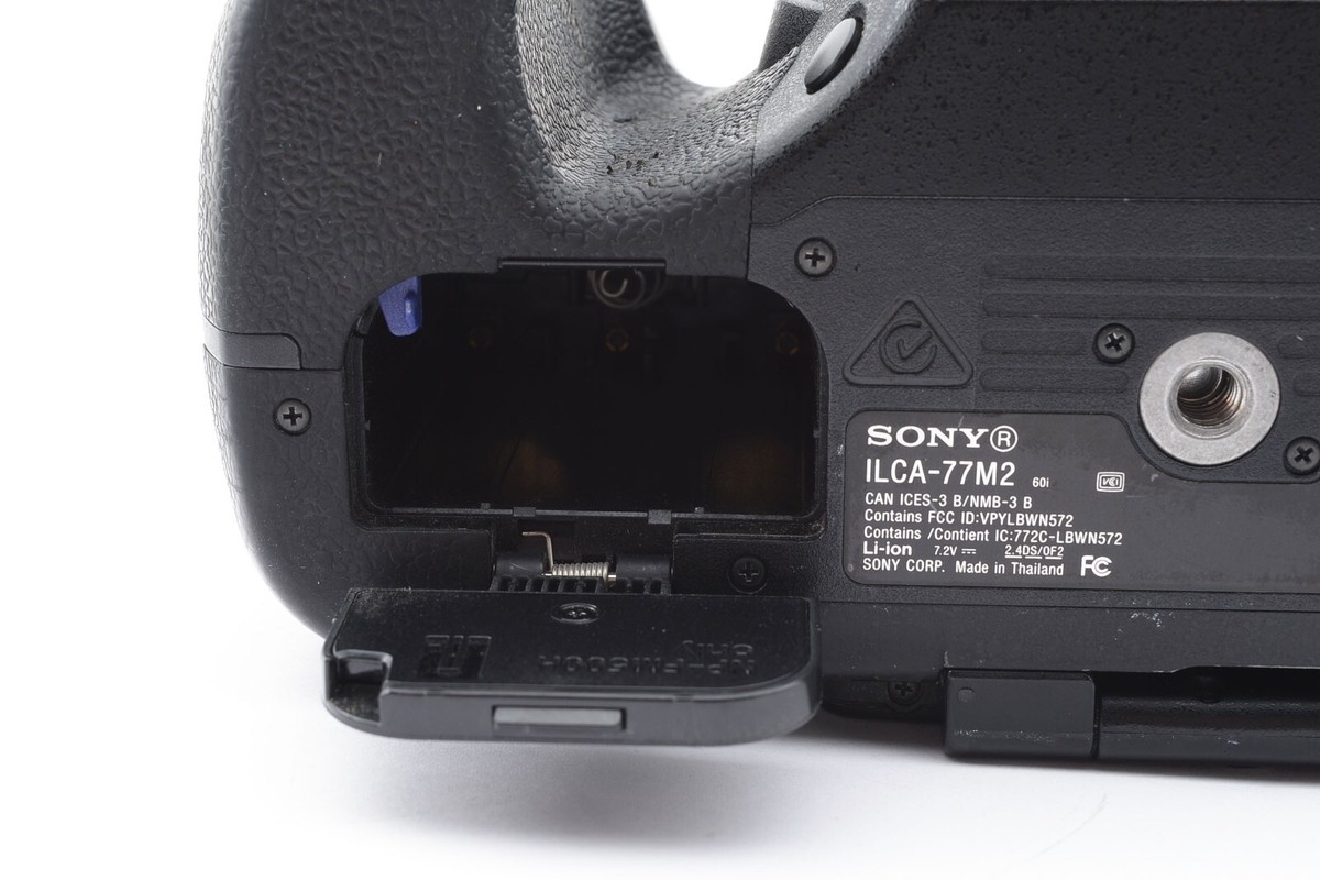 Sony Alpha a77 II Black 24.3MP 18-55mm lens set 