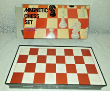 Vtg Magnetic Chess Set Wood Style Board Folding Game Portable