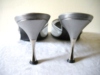 $880 LUCIANO PADOVAN Silver Leather Mules Metal Kitten Heel Shoes