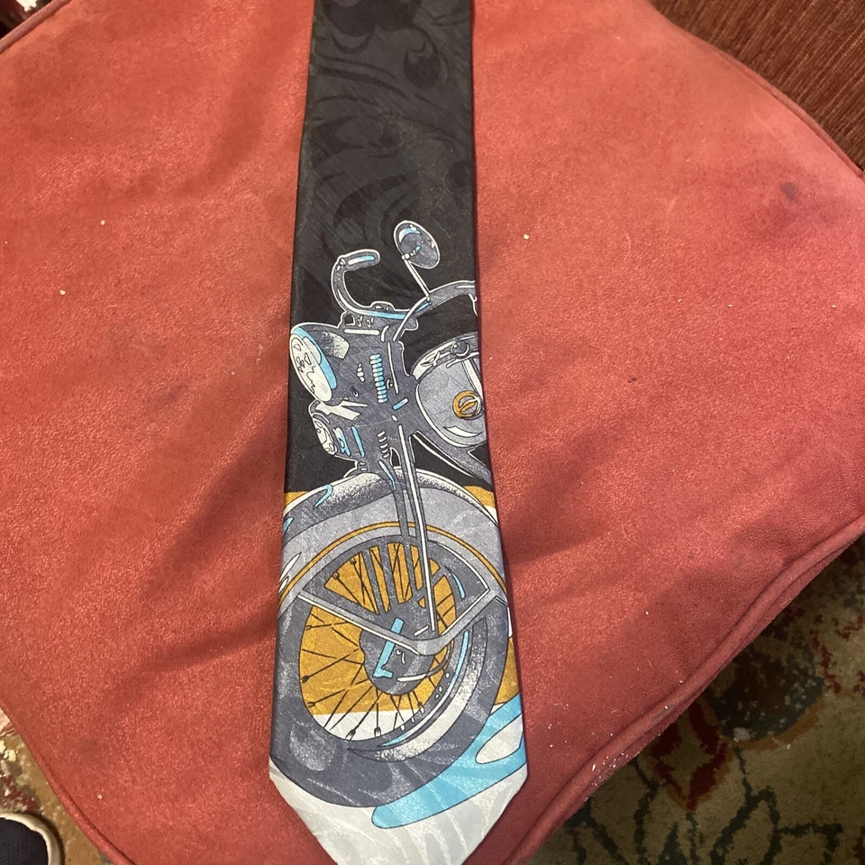 Renaissance  Vintage Men's Neck Tie - Black ￼with motorcycle handmade Foto 2 de 4