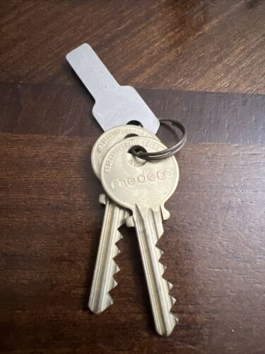 Medeco Biaxial 5 Pin With 2 Keys, Tag,