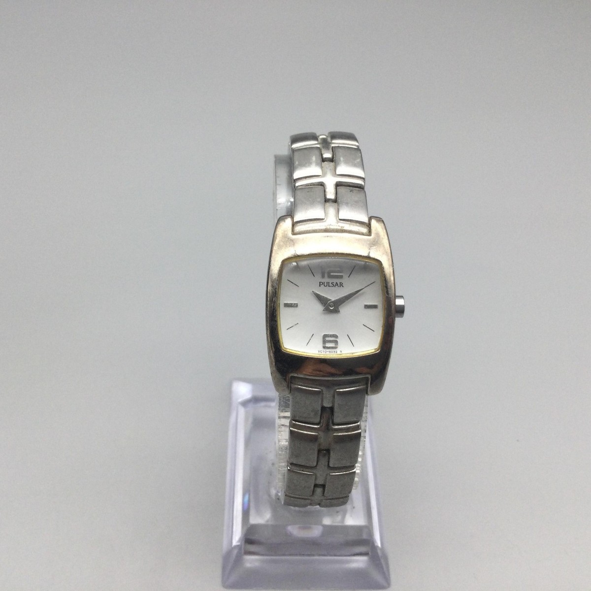 Pulsar Silver Stainless Steel Watch with White Dial Pulsar Unisex Silver Tone Quartz Watch, Date Window, Stretch  main image 3