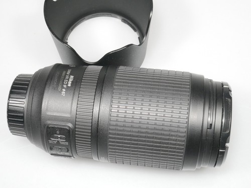 Nikon 70-300mm f/4.5-5.6G ED IF AF-S VR Nikkor Zoom Lens US VERSION - Picture 4 of 5