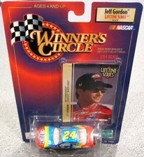 24 JEFF GORDON 1999 WINNER'S CIRCLE 1995 CHAMPION 1/64 NASCAR DIECAST STOCK CAR