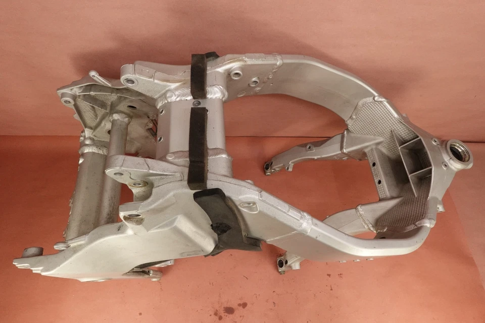 03-10 CHASIS CUADRO PRINCIPAL HONDA ST1300 Foto 3 de 4