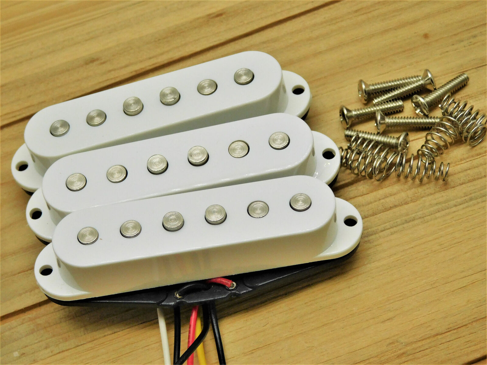 Artec Single Coil Pickup Set for Hot Ceramic Magnet White