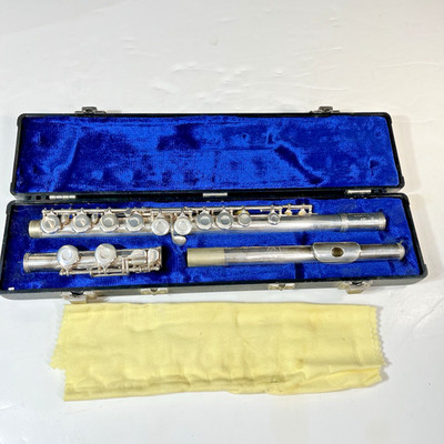 Gemeinhardt 2SP Silver Plated Flute Elkhart Indiana J55241 With Case 1989