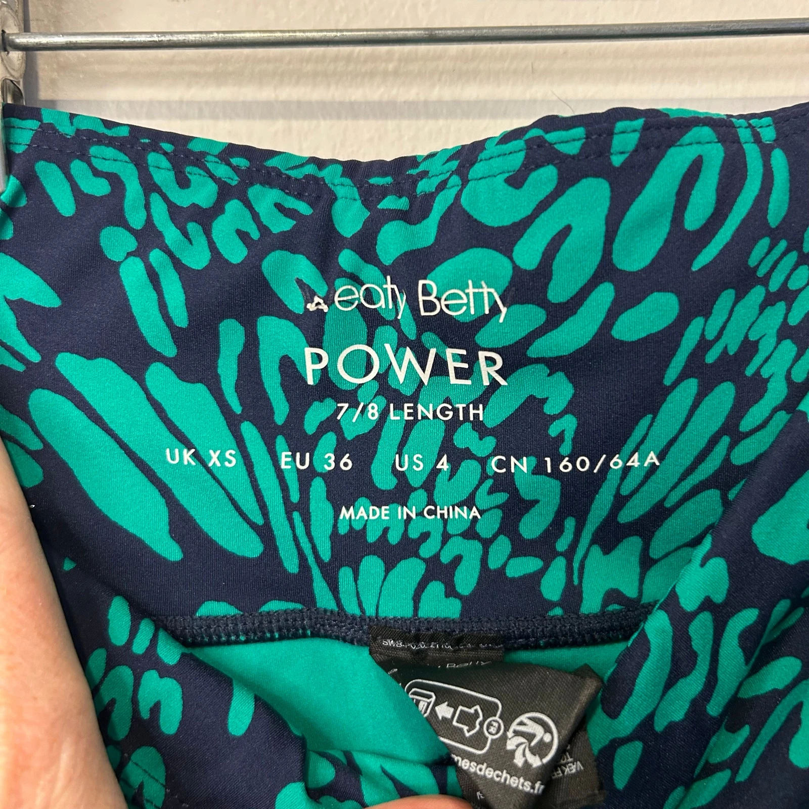 sweaty-betty power 7/8 length navy floral athleisure leggings