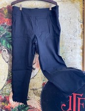 Nina Leonard Classic Black Pull-On Scallop-Hem Cropped Pant New