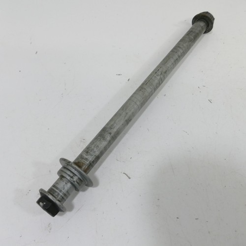 Honda CBF 600 PC38 Hinterradachse Achse Hinterrad Distanz Schraube 79673