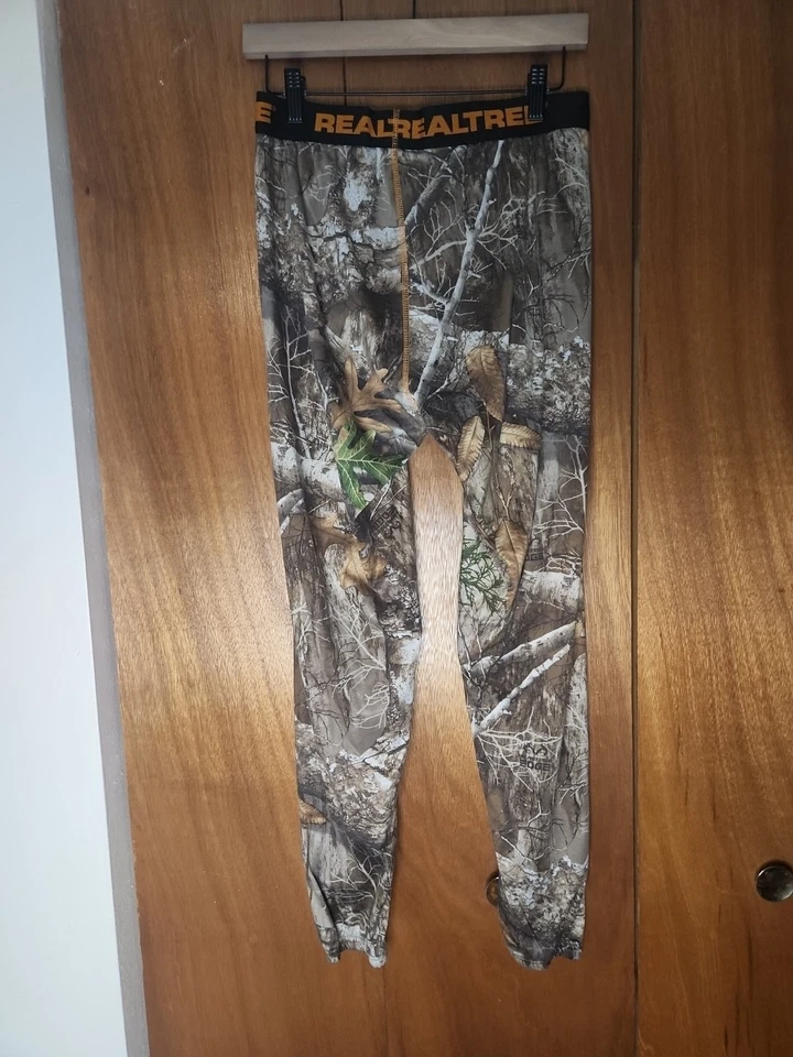 Official Realtree Men's Brown Camo Hunting Compression Pants Size Medium - Image 2 of 3