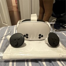 Meta Quest 3s White Standalone VR Headset Plastic Material with Controllers