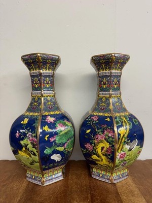 Paar dunkelblaue chinesische Keramikvasen - Vögel & Blumen Muster - 32 cm