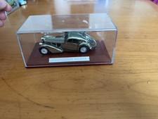 Bugatti Coupe Atlantic -Automodell in Plastikbox (???) ca. 10 cm lang