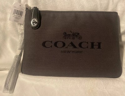 turnlock pouch 26 with horse and carriage