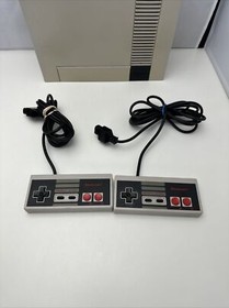 NES Console 2 Controllers - Zapper & Mario Bros./Duck Hunt Tested No Power Cord