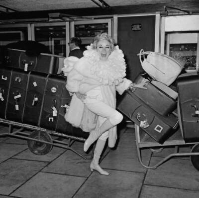 American Actress And Standup Comedienne Phyllis Diller 1968 OLD PHOTO