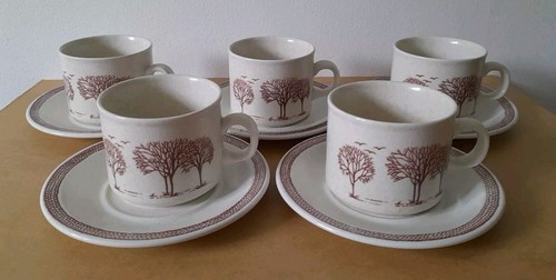 Churchill Trees Homespun Stonecast - Set Of 5 Cups And Saucers - Vintage Pottery - Picture 2 of 9
