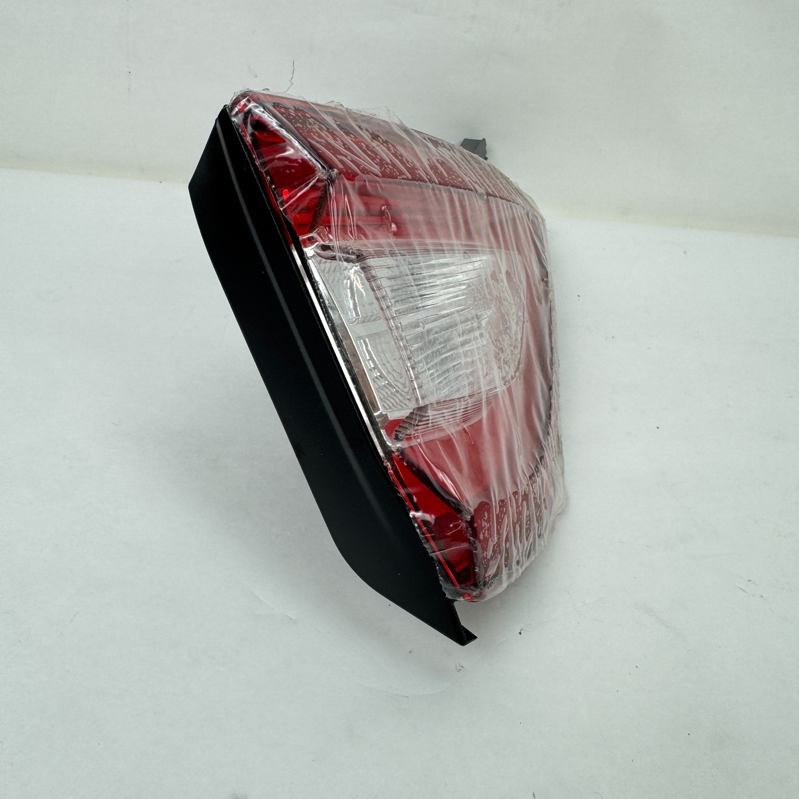 OEM 2017 - 2020 Maserati Levante Rear Left Inner LED Tail Light Lamp 670106835