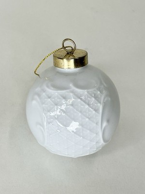 Lindner Kueps Bavaria Germany White Porcelain Christmas Ball Ornament