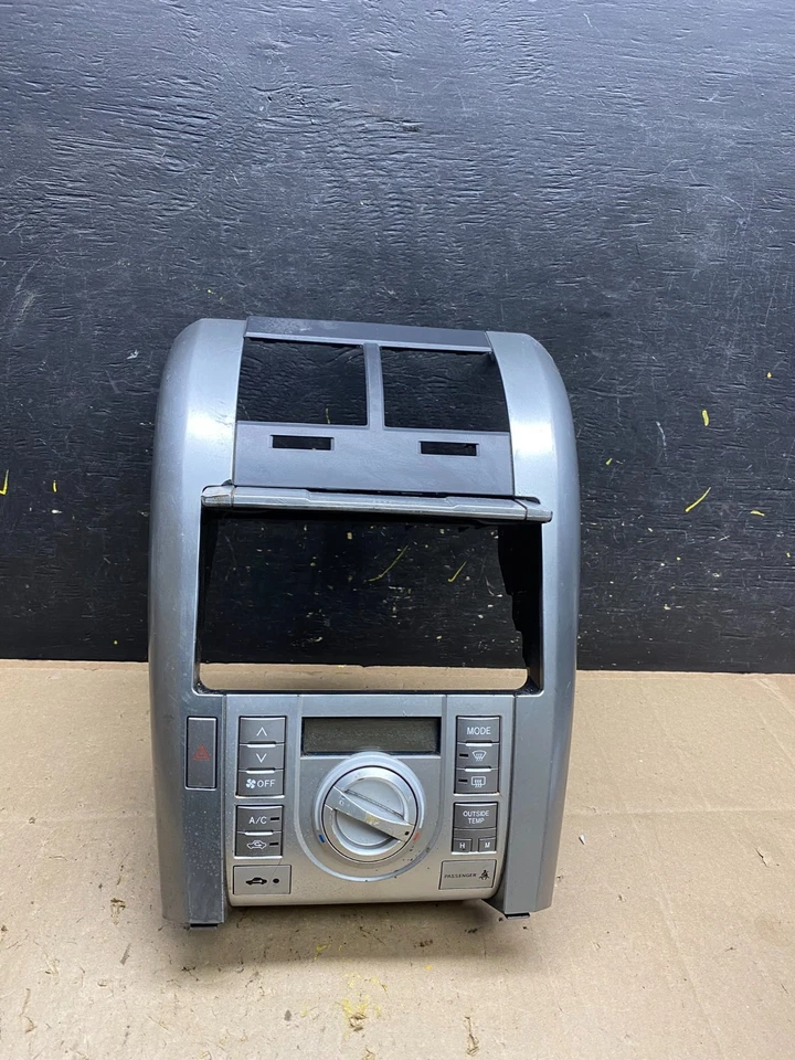 2005 - 2010 Scion TC AC aquecedor controle climático acabamento moldura painel fabricante de equipamento original u4896 DG - Imagem 4 de 4