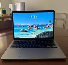 Apple MacBook Pro 13 Zoll (256GB SSD, M1, 8GB) Space Grau