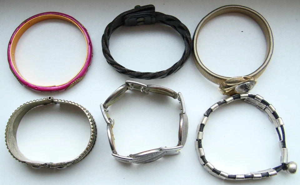 Group Of 6 Vintage Bracelets - Image 3 of 4
