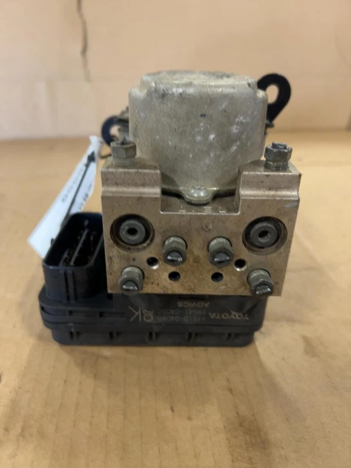 Conjunto de módulo actuador de freno antibloqueo bomba ABS Toyota Tacoma 2005-2008 OEM Foto 2 de 4