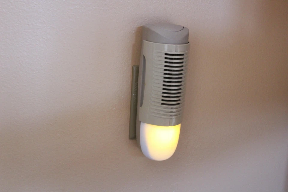 Limpiador de aire ionizador Air Innovations con luz nocturna XJ-209 ¡Igual que la policía aérea! Foto 4 de 4