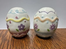 Cracker Barrel Mini Easter Egg Salt & Pepper Shaker Set