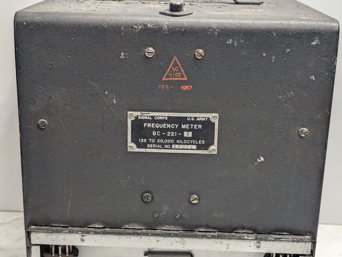 Vintage U.S. ARMY Signal Corps FREQUENCY METER BC-221-T Zenith