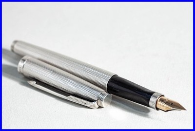 PARKER 75 Patronen Füller in Grain d' orge Silber Design mit F 14K Gold Feder