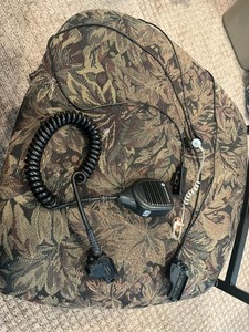Motorola Remote Speaker Microphone with Clip, earpiece and case PMMN4045A USED