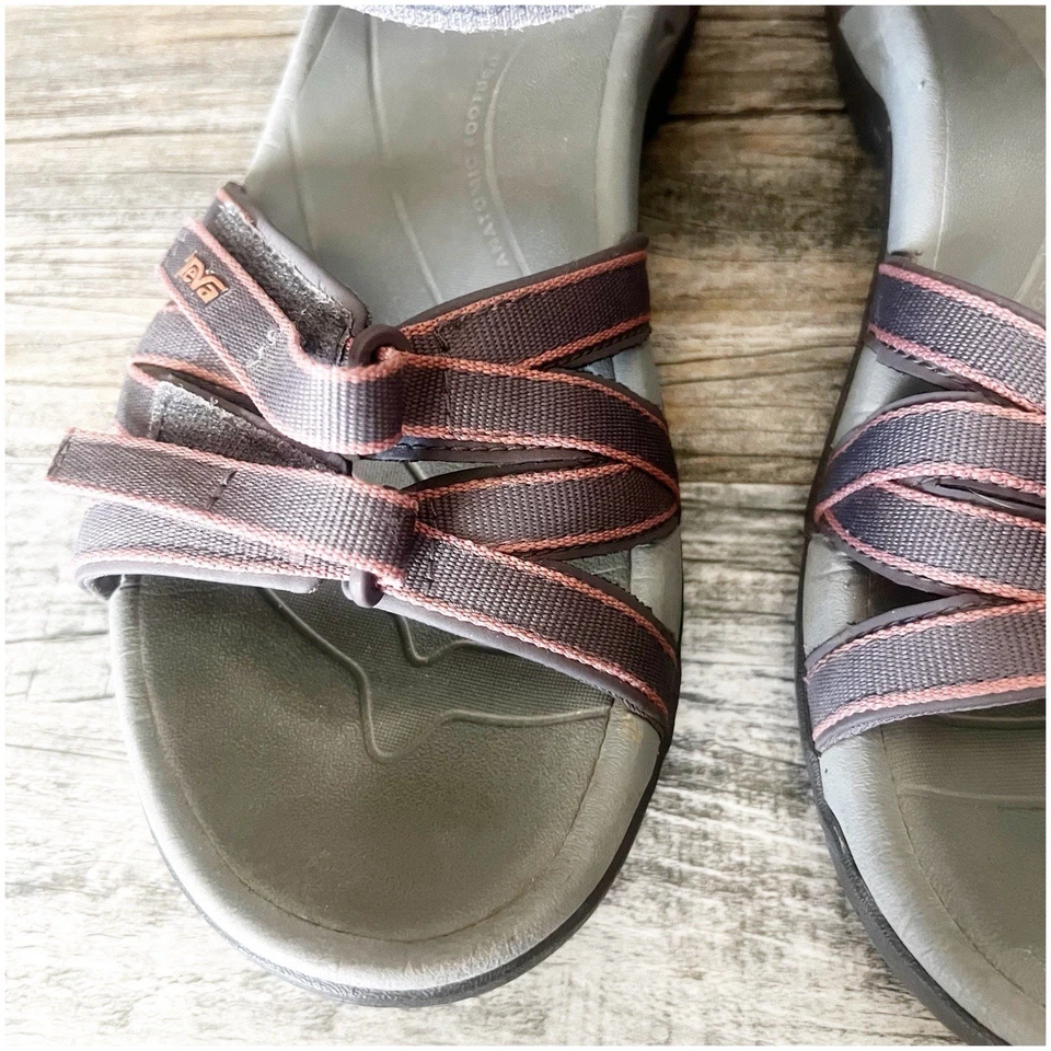 Sandalia Tirra para mujer Teva talla 9,5 púrpura rosa usada en excelente estado al aire libre senderismo camping Foto 3 de 4