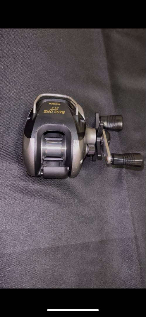 Shimano BASS ONE XT Right Hand Baitcasting Reel