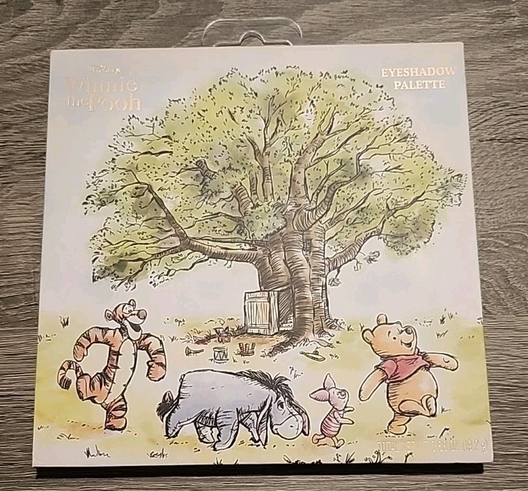 New Disney - WINNIE THE POOH & FRIENDS - 16 Color  Eyeshadow Palette With Mirror