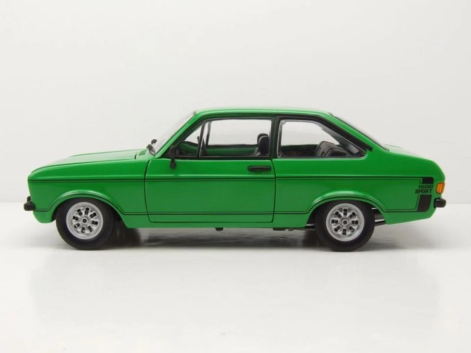 Ford Escort MK2 Sport 1975 Verde Modelo De Coche 1:18 Sun Star - Imagen 3 de 4