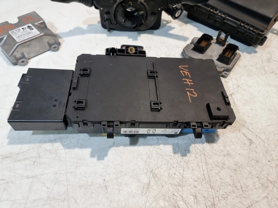 Vauxhall Astra H ECU Kit Speedo Fuse Box SRS Ignition Switch & Key 2004 MK5 OEM  - Image 4 of 4