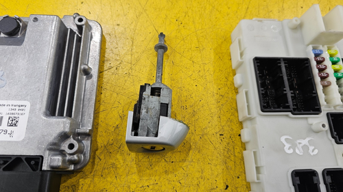 BMW 3 SERIES F30 320D ENGINE N47D20C 2012-2015 MANUAL ENGINE ECU KEY LOCK SET - Picture 4 of 8
