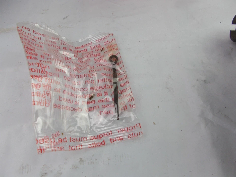 Junta de rótula de suspensión delantera inferior Carquest se adapta; 720, D21, Pathfinder Foto 4 de 4