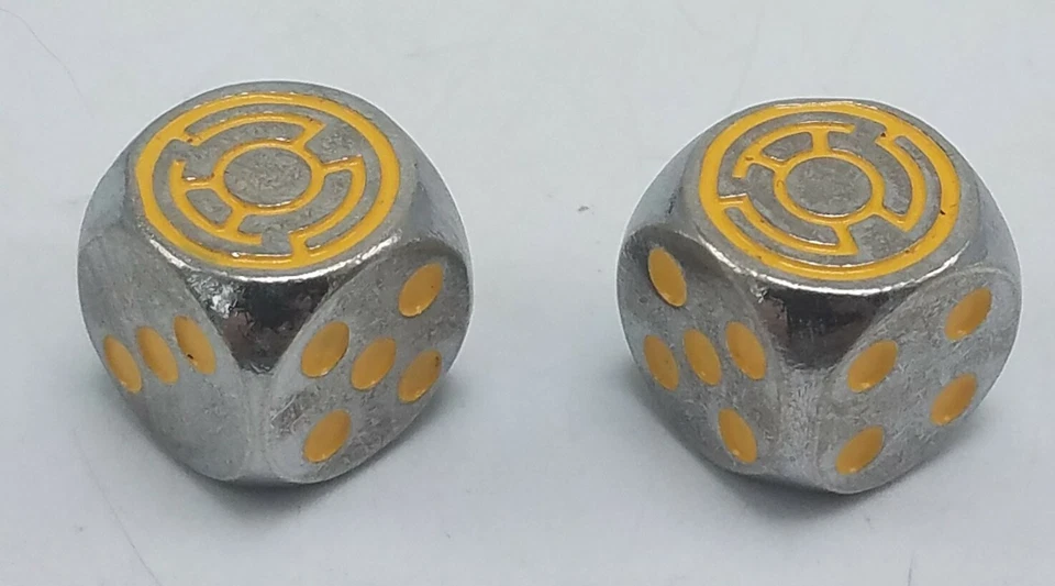 LINTERNA AMARILLA Par de Dados Personalizados D6 16MM METAL CROMO HEROCLIX D&D RPG DC Foto 2 de 4