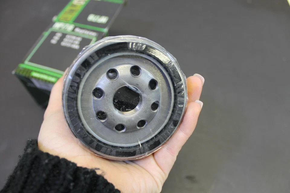 НОВЫЙ МАСЛЯНЫЙ ФИЛЬТР HIFLOFILTRO ЧЕРНЫЙ (10 УПАКОВОК) HF171B - Изображение 3 из 4