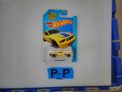 HOT WHEELS 2005 FORD MUSTANG GT YELLOW BLACK STRIPE HW 1:64 | eBay