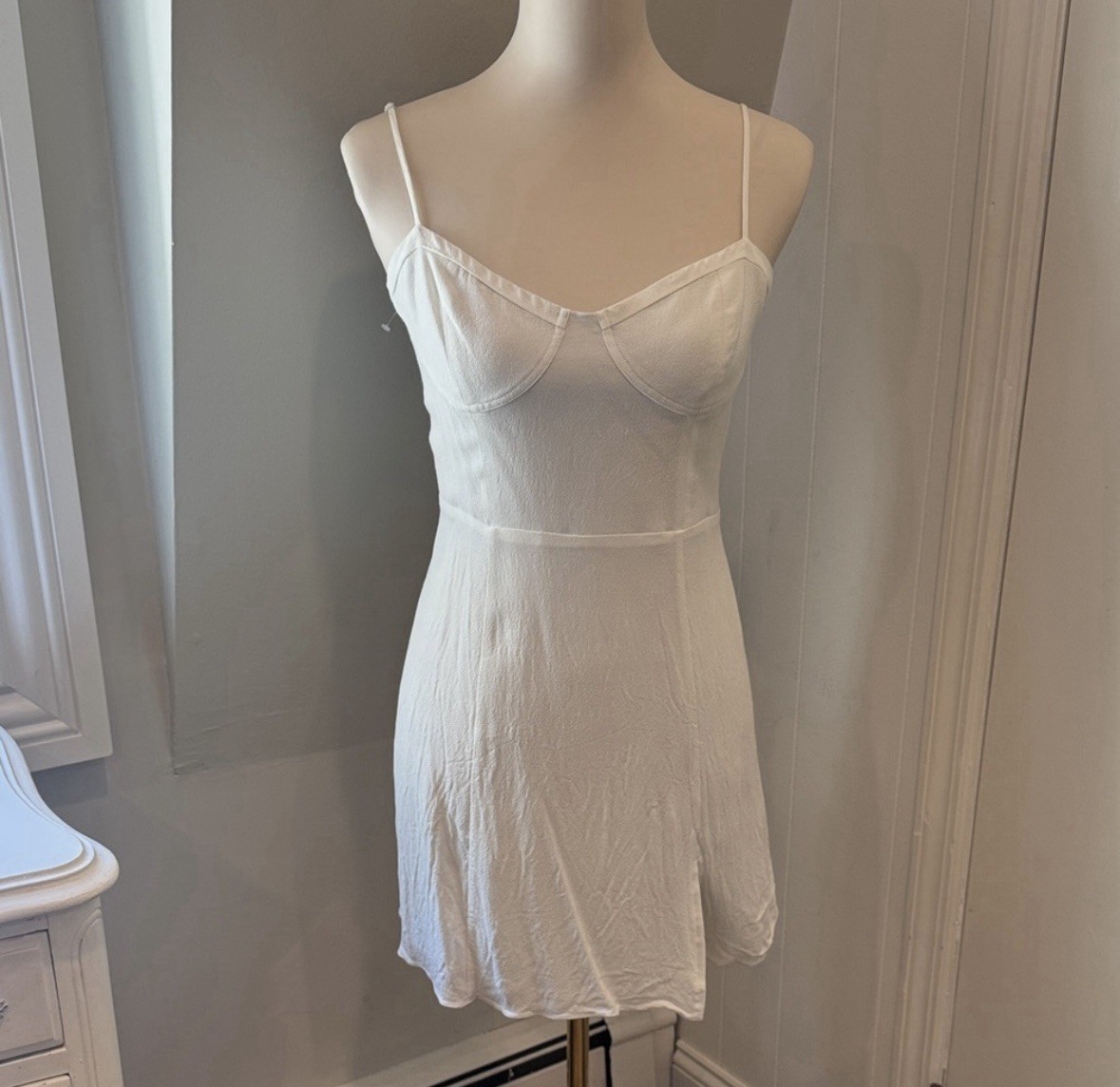 Aritzia Sunday Best Viola Mini White dress. Size Medium