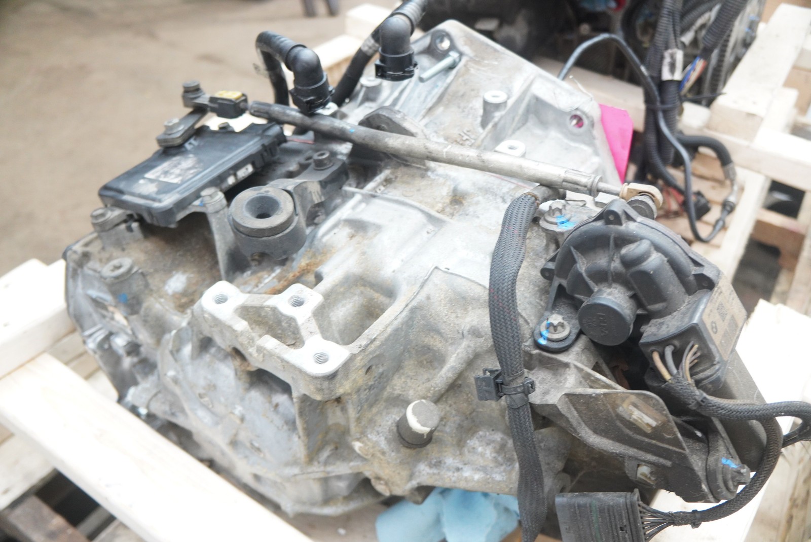 Rear 6-Speed Automatic Transmission Assembly 24008695750 OEM BMW i8 2014-17