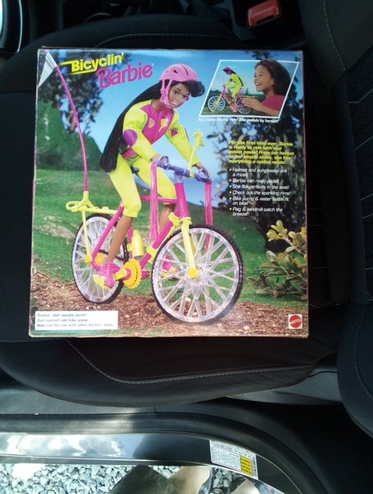 Barbie Mattel Bicyclin', Afroamericana, Pedales Ella misma Muñeca 11817 Foto 3 de 4