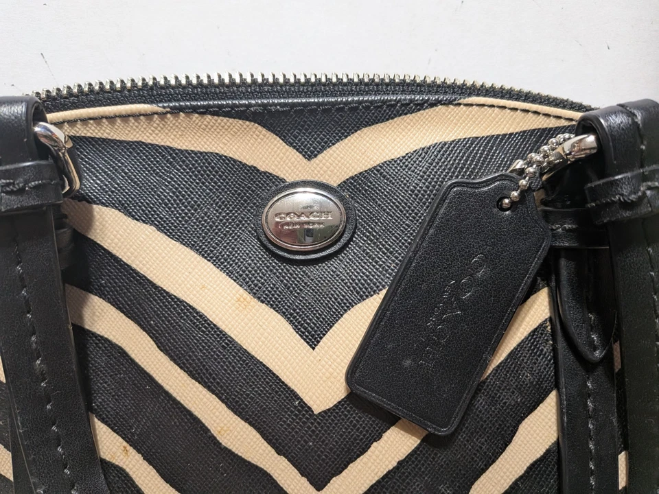 Auténtico bolso de mano Coach a rayas con cebra negro marfil bolso domo ribete de cuero Foto 2 de 4